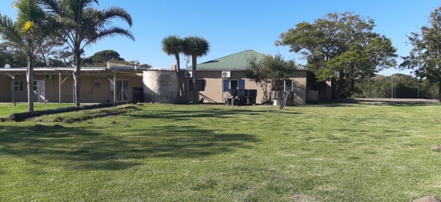 To Let commercial Property for Rent in Beacon Bay North Eastern Cape